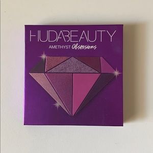 Huda beauty amethyst obsession eyeshadow palette